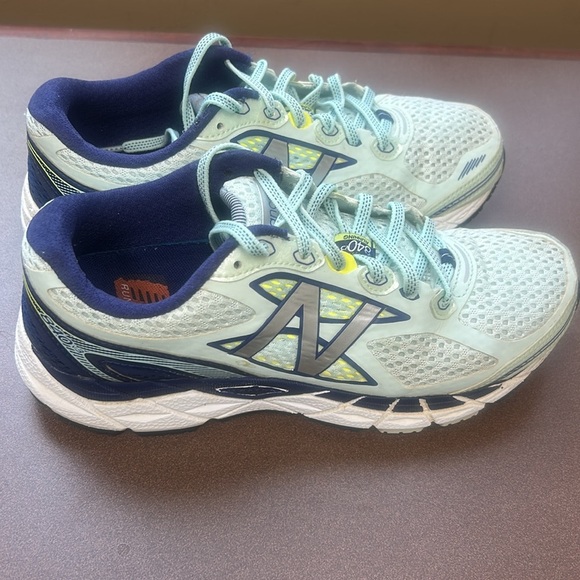 New Balance W840v3 Blue Women’s Running Shoes Size 8 - Picture 3 of 11